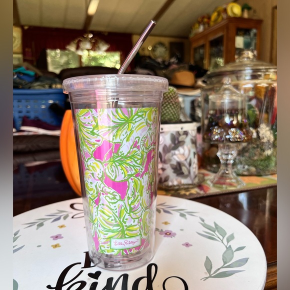 Lilly Pulitzer Tumbler 16 Oz Insulated Screw On Lid Elephant Ear Beach. - Picture 9 of 15